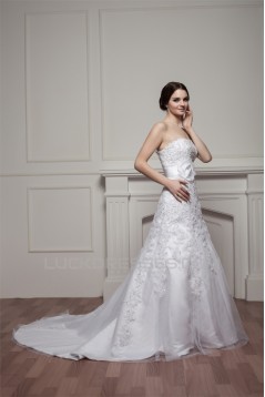Fashionable Sleeveless A-Line Beaded Lace Strapless Wedding Dresses 2030706