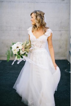 A-Line V-Neck Lace Wedding Dresses Bridal Gowns 3030267